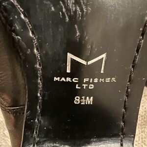 Marc fisher size 8.5 Chelsea boot